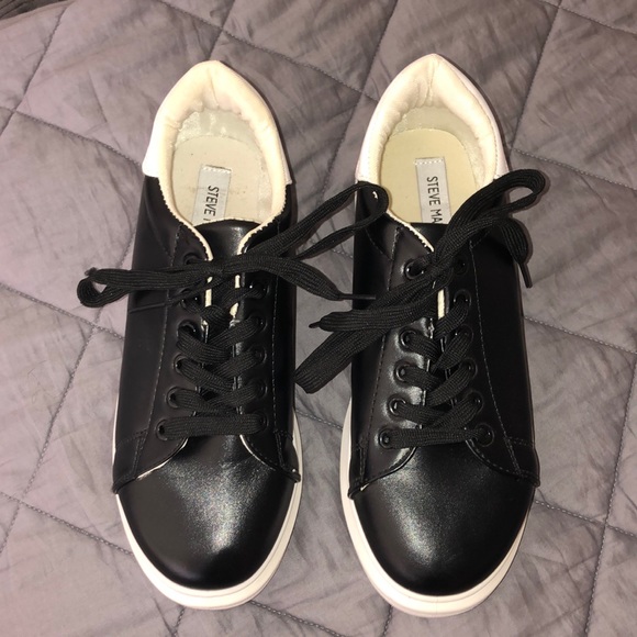 Steve Madden Shoes - LIKE NEW Steve Madden sneakers